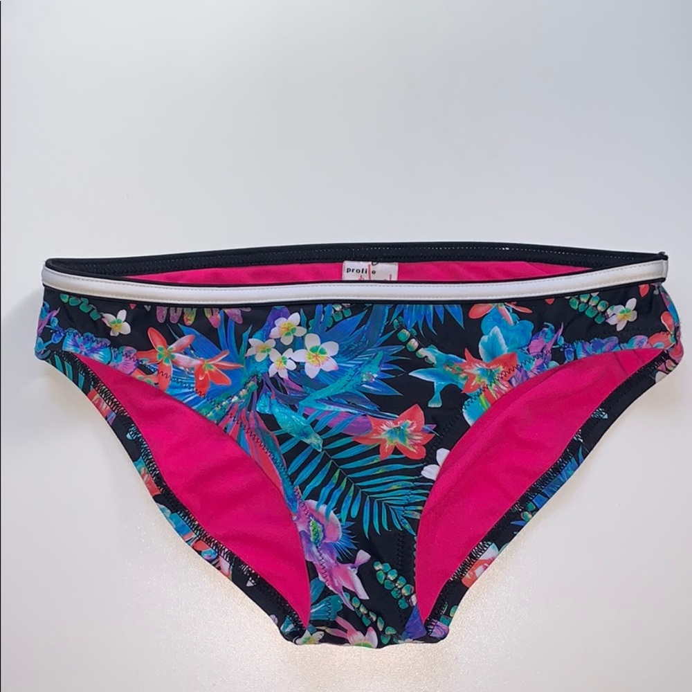 NWOT Profile Blush bikini bottoms